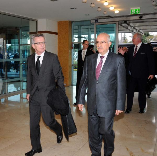 Alman Bakan Maiziere İstanbul’dan ayrıldı