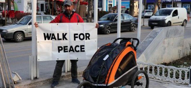 İngiltere'den Mekke'ye İslamiyet'i tanıtmak için yürüyor