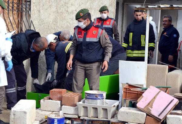 Ayrılamadığı evinde çıkan yangında zehirlenerek öldü
