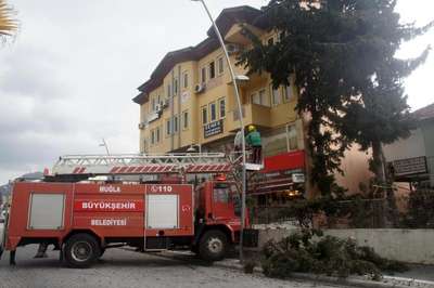 Marmaris'te fırtına etkili oluyor (2)