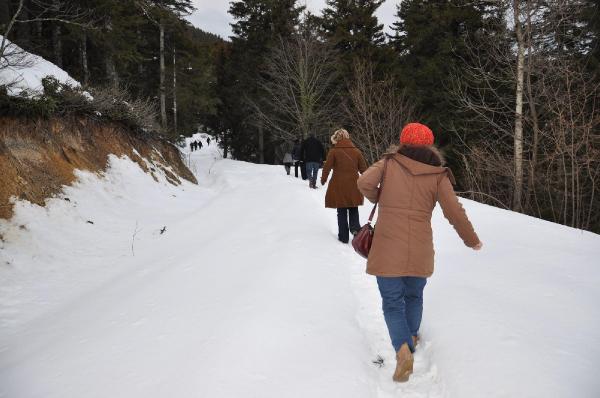 Artvin Cerattepe’de yöre halkı maden için yer tespiti çalışmasına izin vermedi