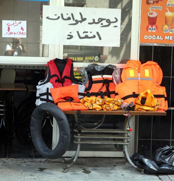 İzmir'de Arapça tabelalar artıyor