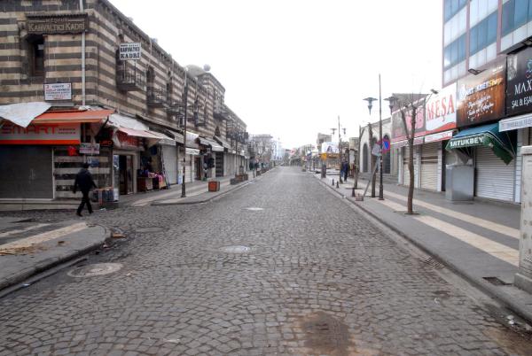 Diyarbakır Sur'un yüzde 75'i hendek ve barikattan temizlendi(2)