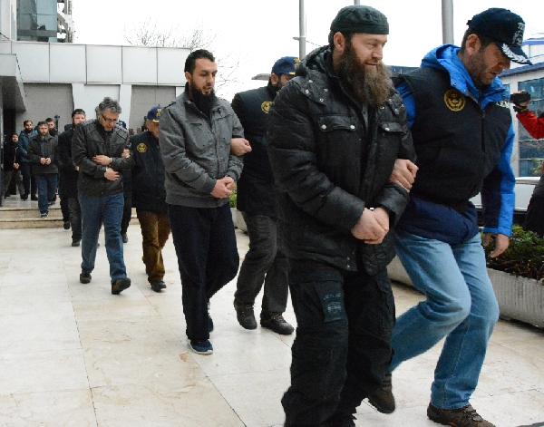 Bursa'da IŞİD operasyonu şüphelileri adliyeye sevk edildi
