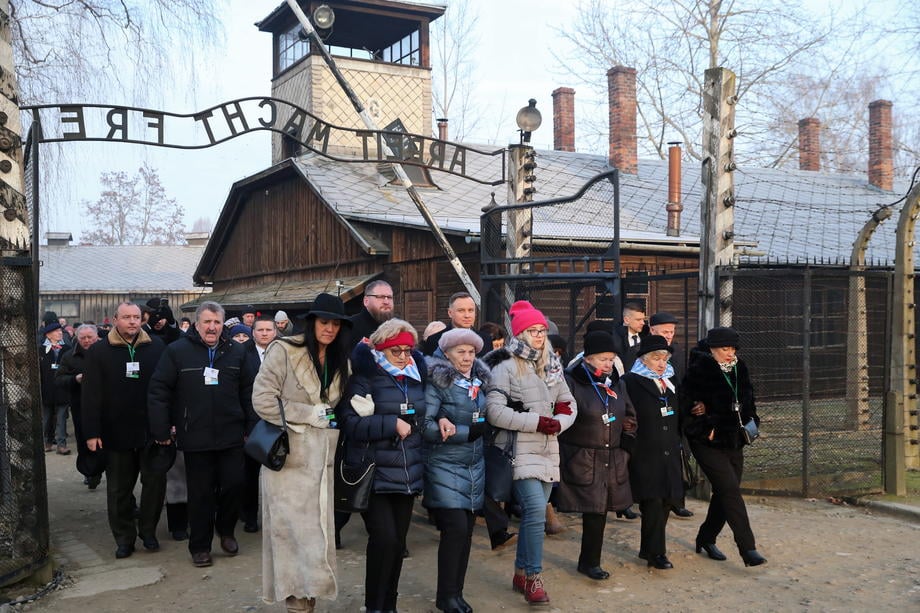 Katliam mağdurları Auschwitz’te