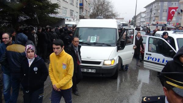 Ankara'da şehit olan polis için tören