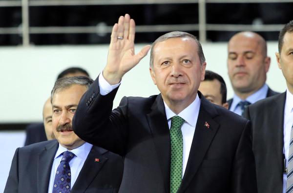 Erdoğan: Elinize silah alıp kurşun sıkmanızla onun propagandasını yapmanız arasında hiçbir fark yok / fotoğraflar