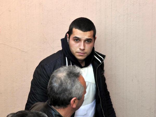 Boşanmak isteyen eşini vuran koca yakalandı