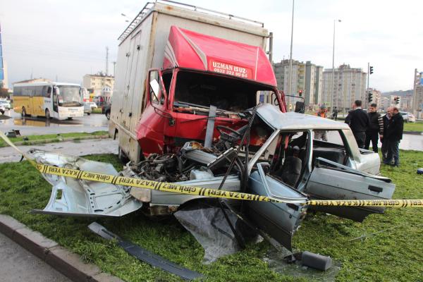 Samsun’da aynı aileden 3 kişi trafik kazasında yaralandı