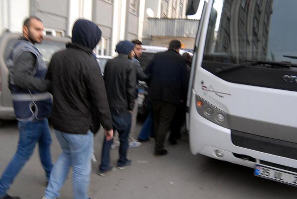 Çağrı merkezi dolandırıcılığında 105 şüpheli adliyede