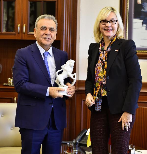 Alman Bakan'dan teröre karşı mücadele mesajı