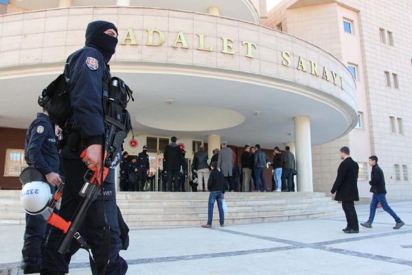 Şanlıurfa'da IŞİD operasyonunda gözaltına 22 şüpheli adliyede