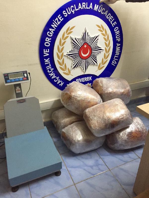 Siverek’te 94 kilo esrara 2 gözaltı