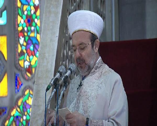 Cuma namazını Diyanet İşleri Başkanı Görmez kıldırdı