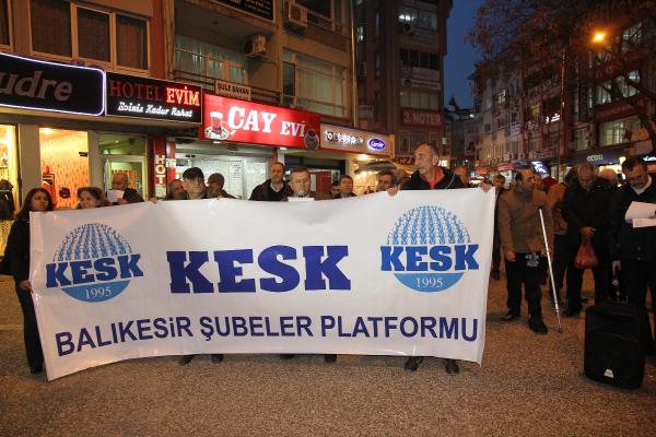 Balıkesir'de memurlar bordro yaktı