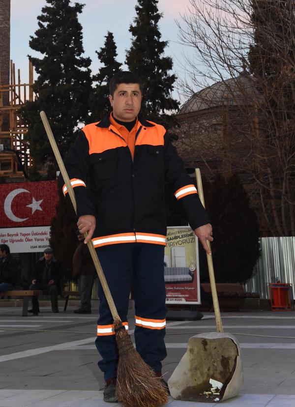 Temizlik işçisinden örnek davranış
