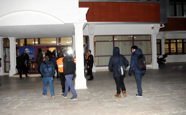 Kütüphaneye yapılan bomba ihbarı asılsız çıktı