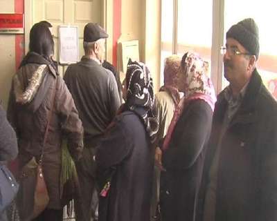 Toprak yedikleri iddiasıyla mahalle sakinleri kanser taramasından geçirildi