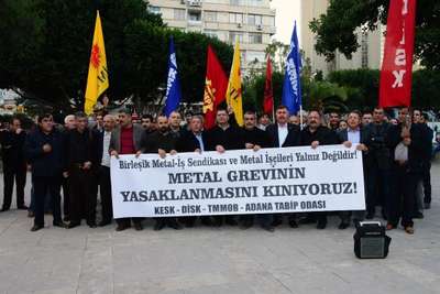 Adana'da grev yasağına protesto