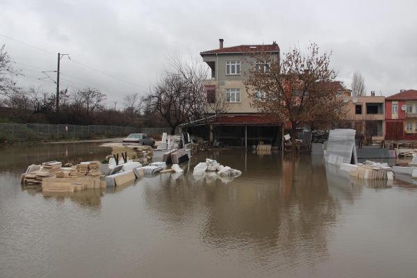 Edirne’yi sağanak yağmur vurdu