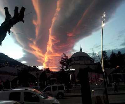 Tokat'ta gökyüzünde ilginç bulut görüntüsü