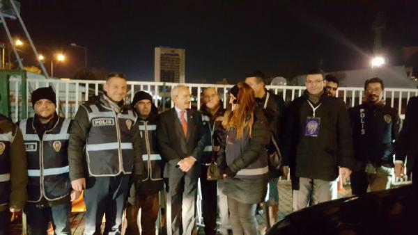 Kılıçdaroğlu, polislerle sohbet etti