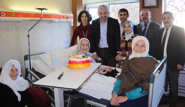 Ordulu üçüz ninelere doğum günü sürprizi