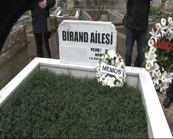 Mehmet Ali Birand mezarı başında anıldı