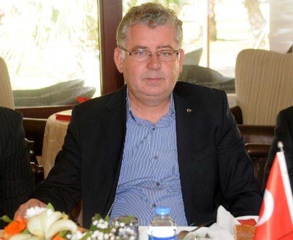 Hacıoğlu'ndan, HÖH Onursal Başkanına eleştiri
