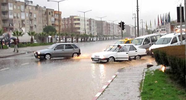 Turgutlu sağanak yağmura teslim