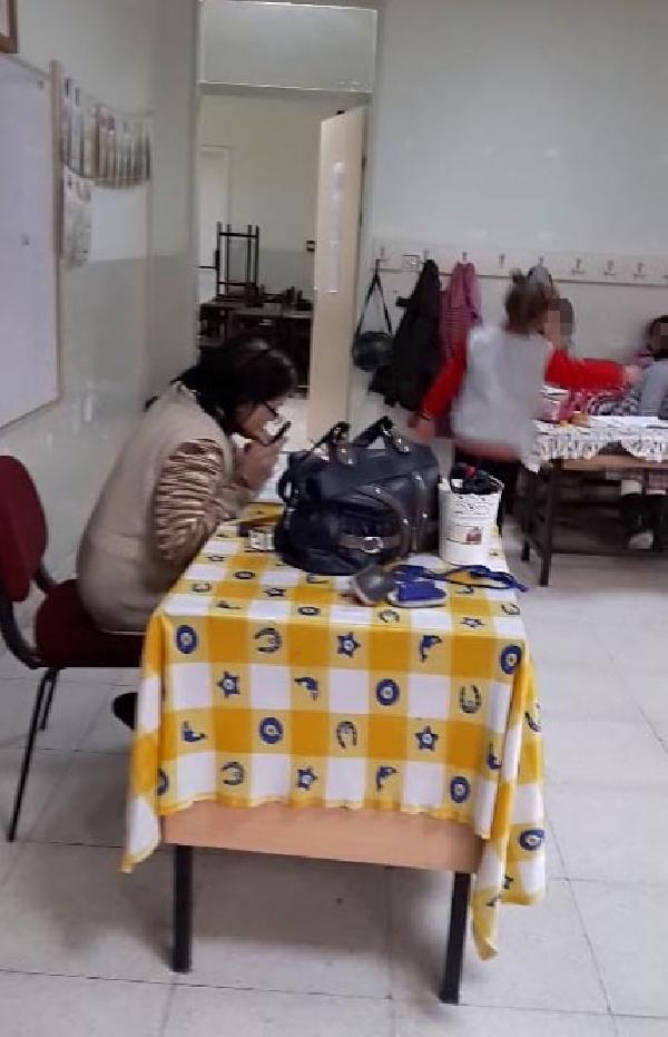 Görme engelli İngilizce öğretmen için veliler çözüm istedi