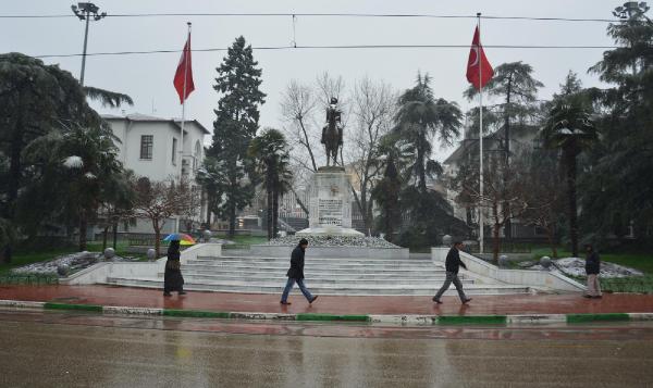 Uludağ’da kar kalınlığı 95 santimetreye ulaştı