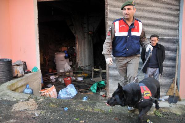 Rize’de 3 ev, 2 depo, 6 araç ateşe verildi