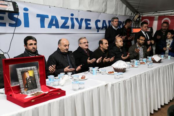Bakan Müezzinoğlu’ndan şehit ailesine ve yaralı polise ziyaret