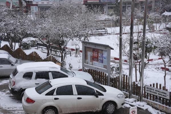 Balıkesir'de eğitime kar engeli