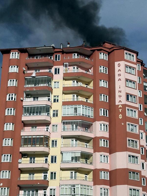 Lodosun vurduğu çatı onarılırken yangın çıktı