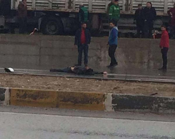 Tekstil işçisi yolun karşısına geçemedi