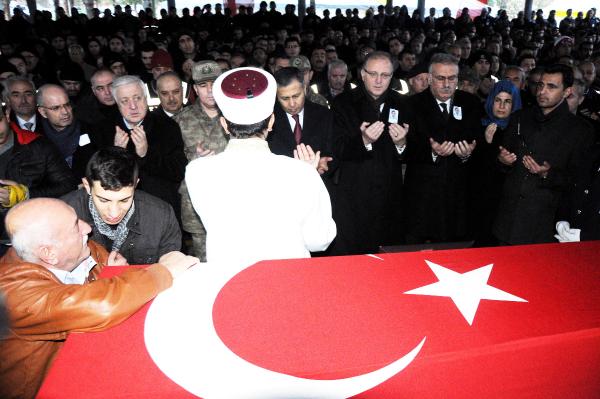 Gaziantep'te şehit polisin evinde yas (2)