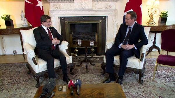 Başbakan Davutoğlu, İngiltere Başbakanı Cameron ile görüştü