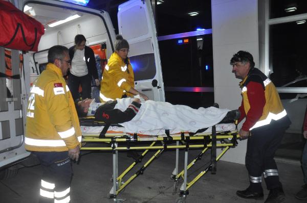 Otomobil ile motosiklet çarpıştı: 2 yaralı