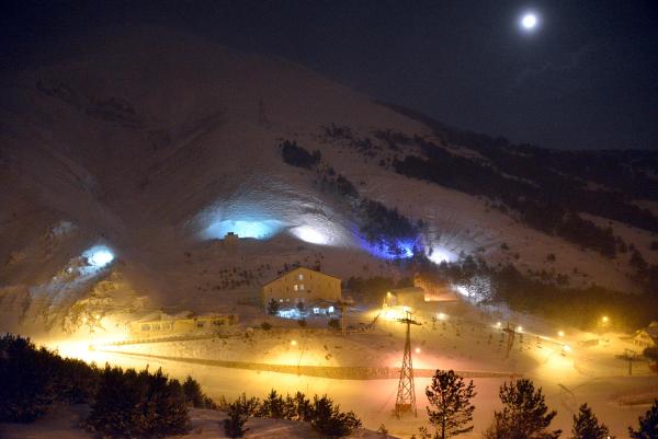 Palandöken Jandarma Karakoluna çığ düştü: 1 asker yaralı