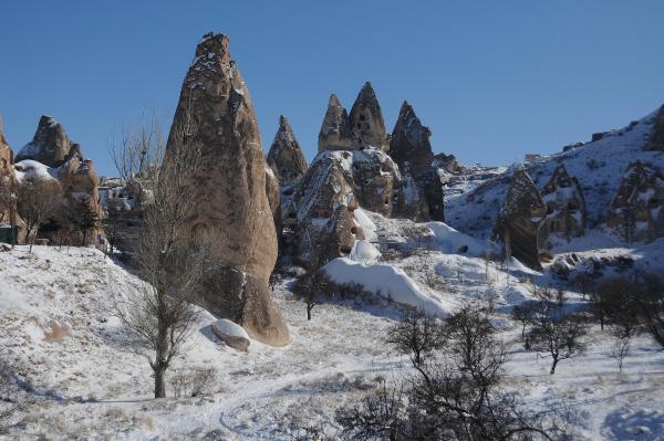 Peribacaları beyaza büründü