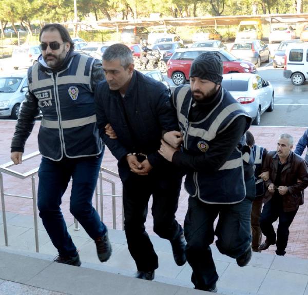 Göçmen kaçakçılığına 6 gözaltı