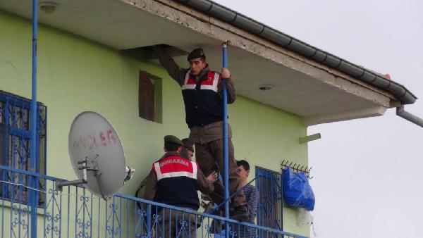Eve ateş açtığı iddiasıyla jandarma ve polisten operasyon