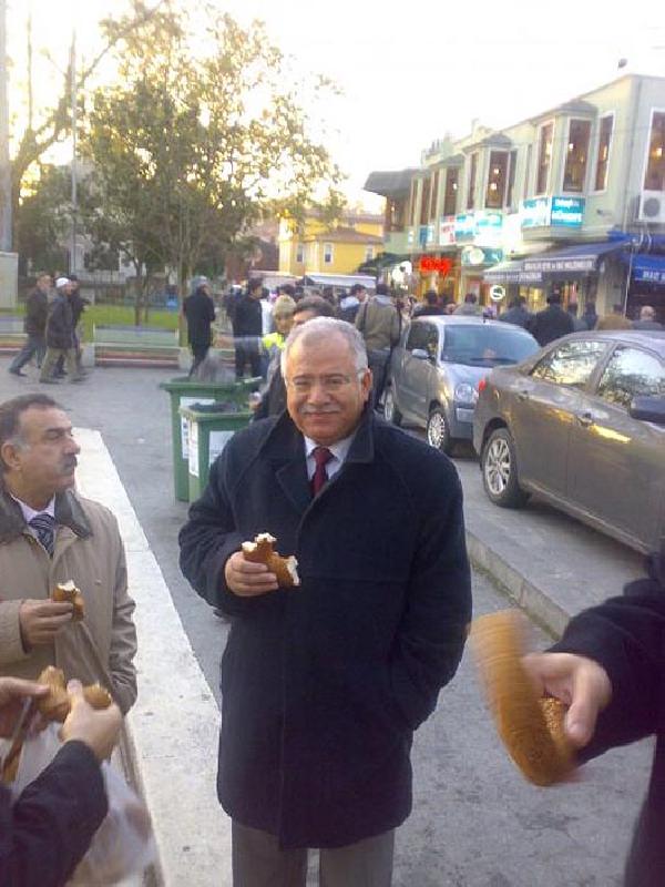 Domuz gribi şüphesiyle tedavi gören lise müdürü hayatını kaybetti