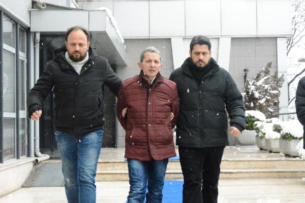 Soymaya kalkıştığı kuyumcuyu bıçaklayan terlikli şüpheli yakalandı