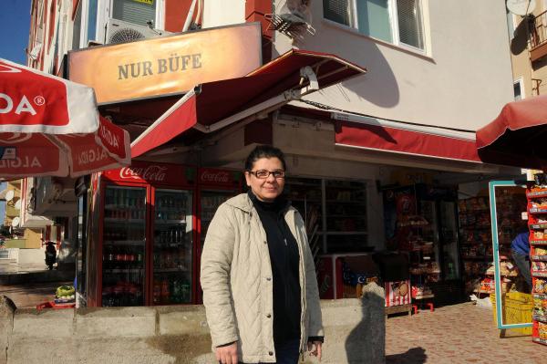 Silahlı ve bıçaklı soyguncuları kaçıran büfe işletmecisi kadın o anları anlattı