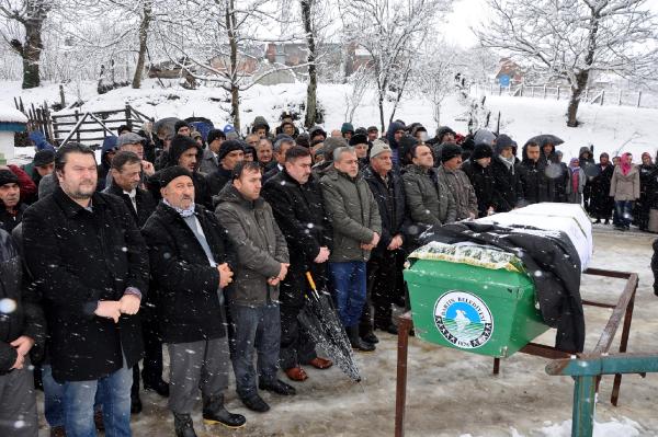 Kolejdeki patlamada ölen temizlik görevlisi toprağa verildi