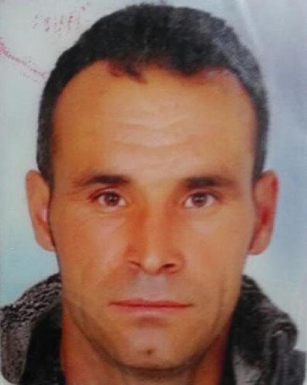 Köy meydanında tüfekle vurularak öldürüldü