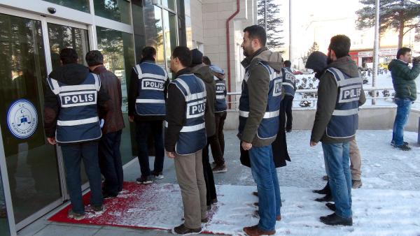 Erzincan'daki 'FETÖ/PDY operasyonunda'  göaltına alınanlar adliyede